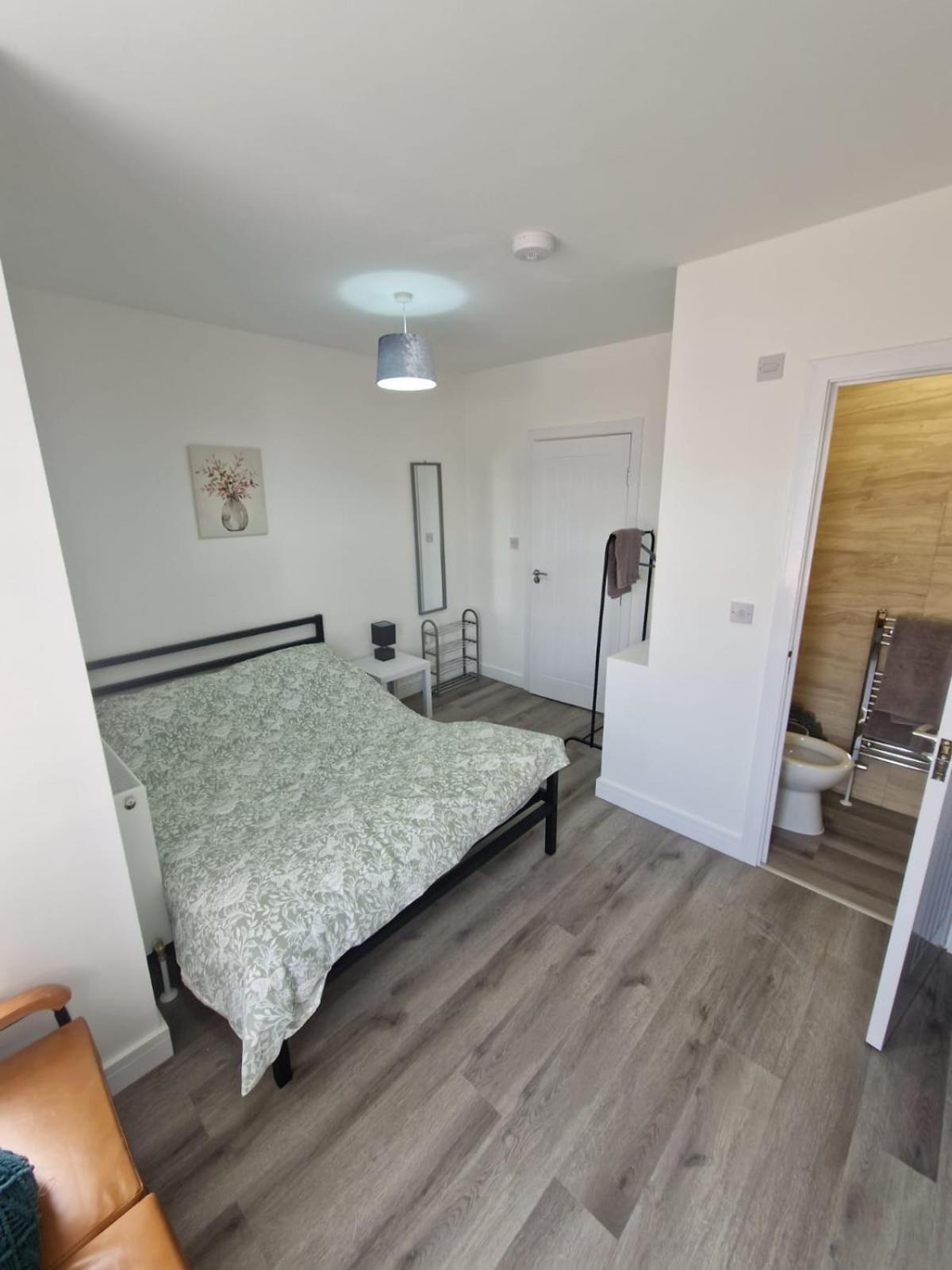 Brand New Studio Flat With Private Bathroom Нортгемптон Екстер'єр фото